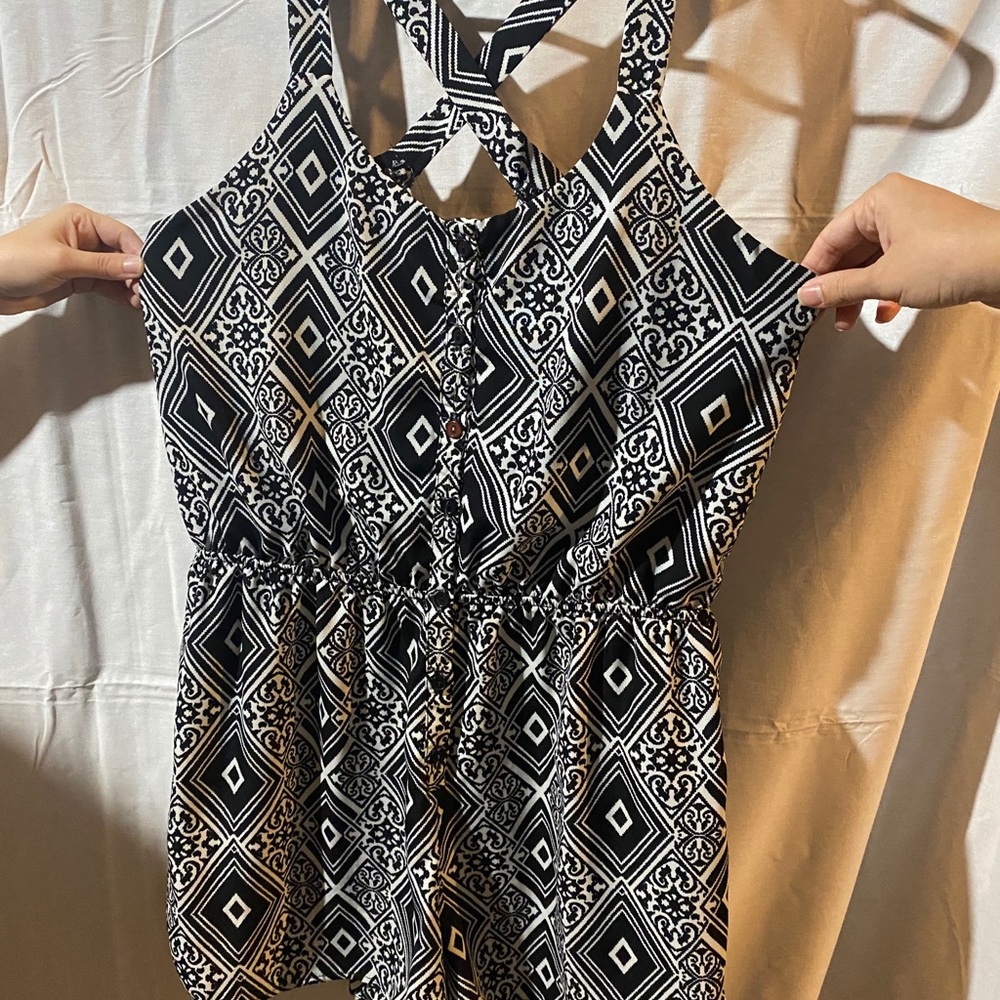 BLACK AND WHITE JUMPER